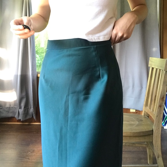 Dark green satin midi skirt - Picture 2 of 8